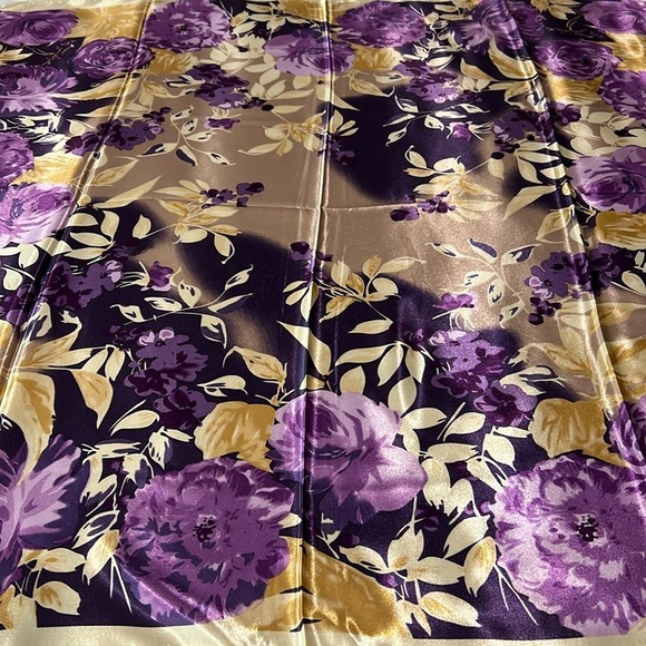 2244- Women’s Floral Scarf Purple & Cream  NWT 34.5”x34.5” NWT - Picture 4 of 10